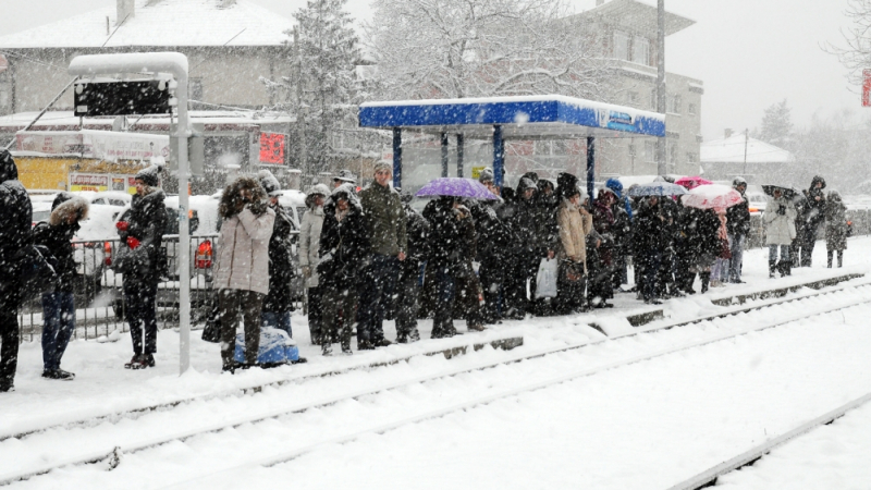 Фоторепортаж в БЛИЦ! Сняг се сипе на парцали в София! (СНИМКИ ОТ КЛЮЧОВИ МЕСТА)