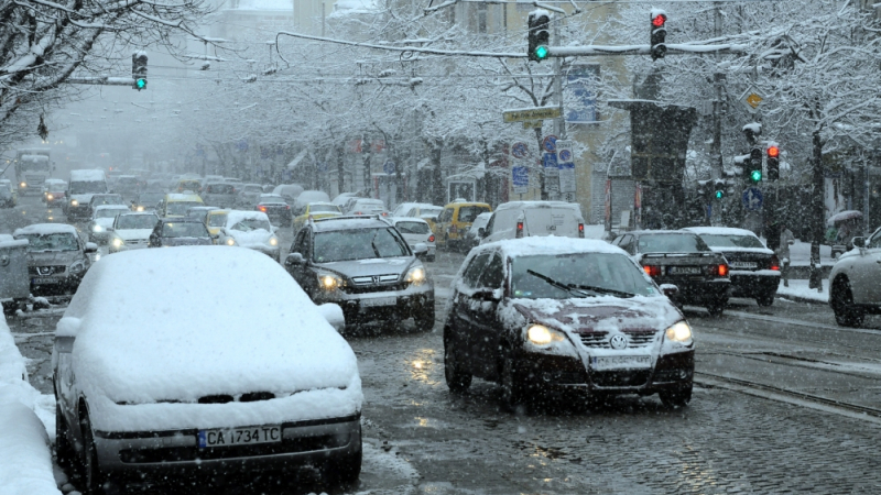 Експерти от КАТ обясниха какво трябва да направите в тежките зимни условия, ако пътувате!