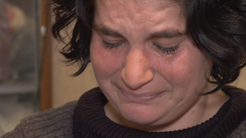 Жестока съдба! Майка  от Сливен остана без трите си деца заради мизерията, в която живее (ВИДЕО)