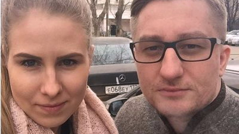  Съпруг на кремълска критичка, свързана с Алексей Навални, е бил прободен със спринцовка 