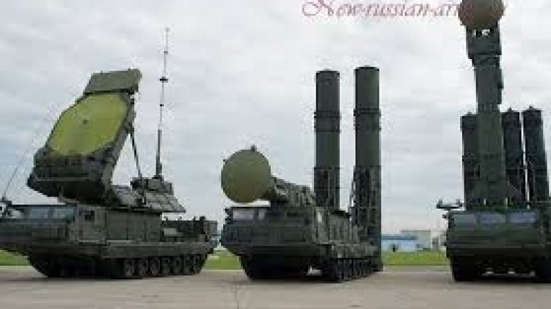 Зенитна ракетна система С-300 излезе от кримския град Керч