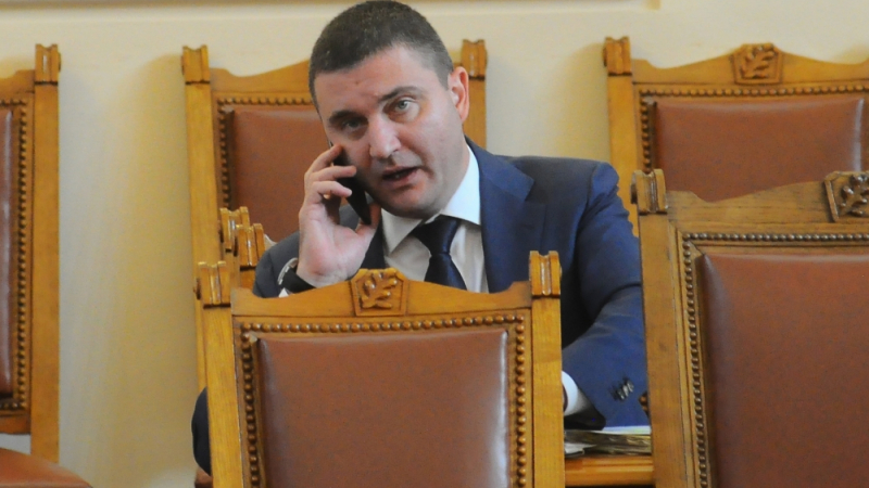 В новия кабинет: Горанов става вице, следи икономиката. Две дами от ГЕРБ гласени за образованието и здравеопазването 