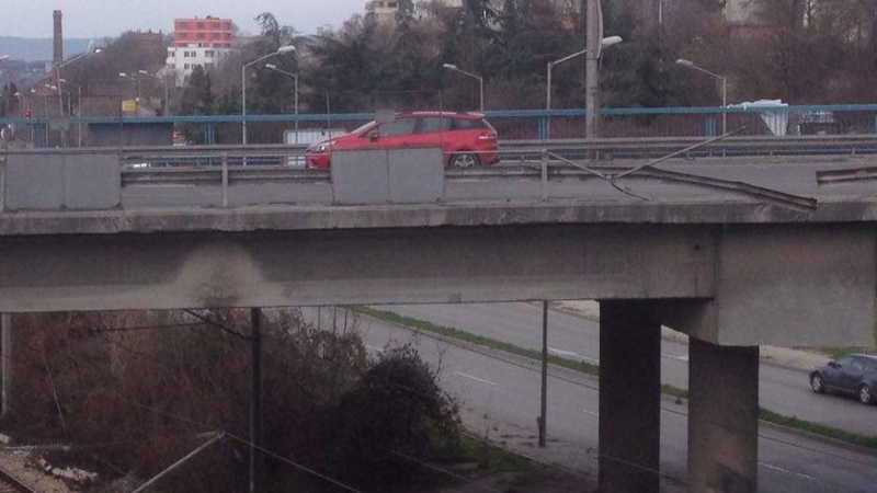 Жестока катастрофа във Варна на входа на Аспарухов мост! (СНИМКИ)