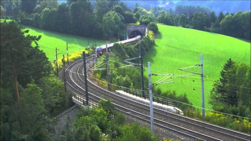 Двама мигранти са били убити при влаков инцидент в Австрия