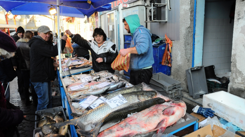 Търговци във Варна грубо газят закона
