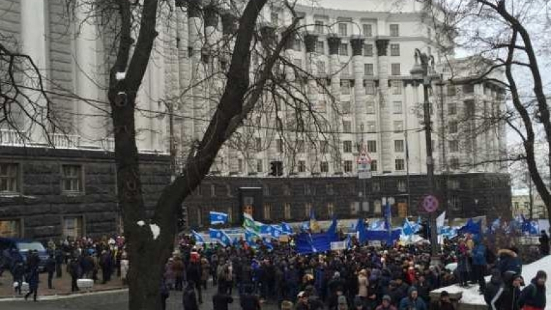 Комунален Майдан в Киев, украинците искат по-добър живот (СНИМКИ/ВИДЕО)