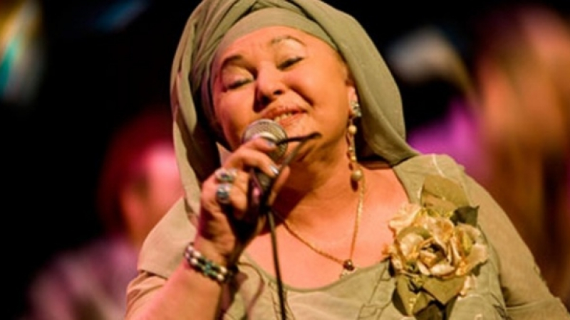 Почина кралицата на циганската музика Есма Реджепова (ВИДЕО)