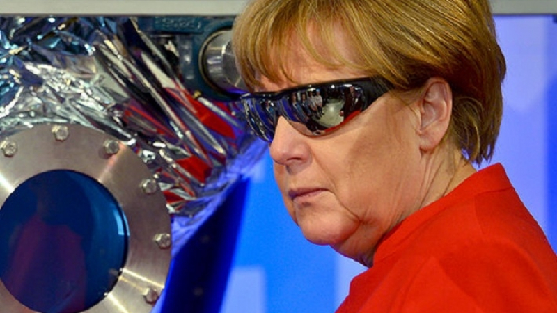Меркел повежда битка с Москва 