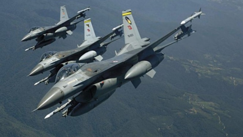 Турски военни самолети бомбардираха позиции на ПКК 