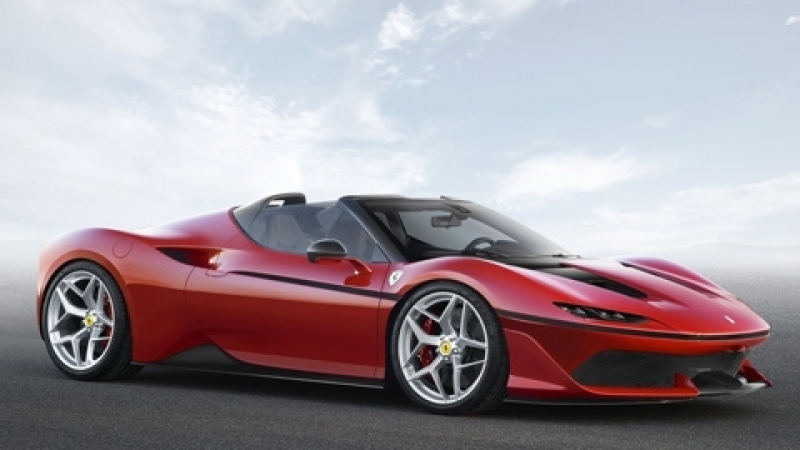 Ferrari представи ненадейно J50 (СНИМКИ/ВИДЕО)