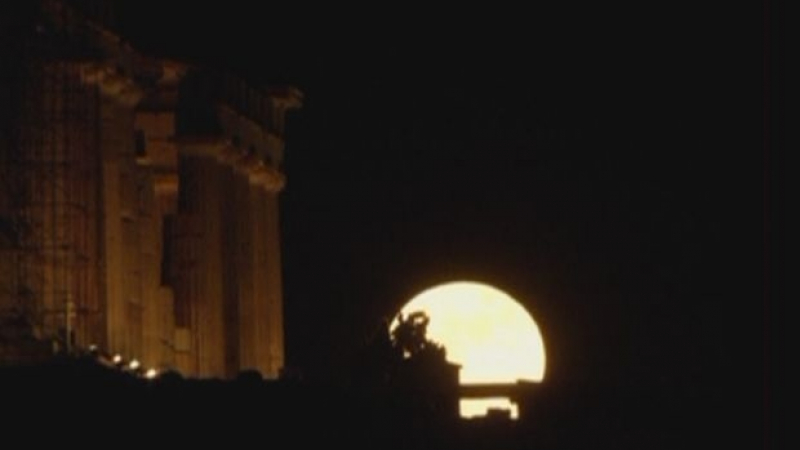 Последната Супер Луна освети Акропола в Гърция (СНИМКА)