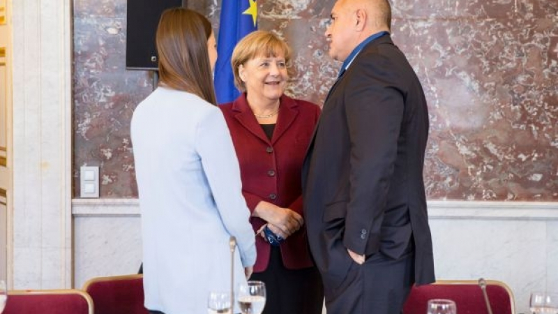 Борисов се срещна с Меркел (СНИМКИ)
