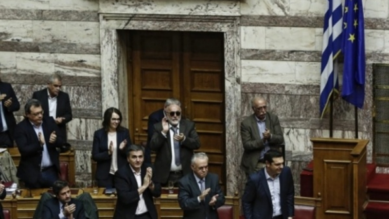 Гръцкият парламент одобри помощ за хората с ниски пенсии