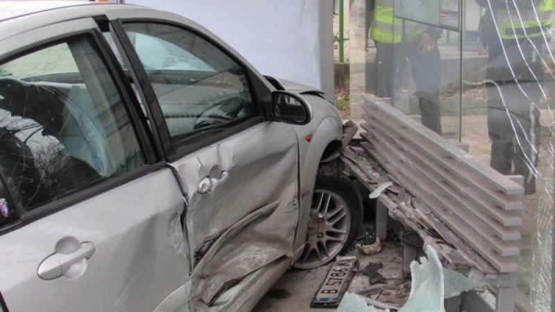 Тежка катастрофа задръсти централен булевард в София
