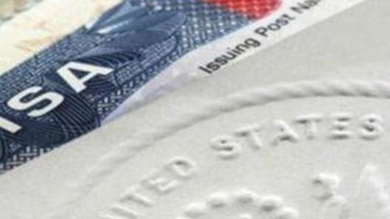 ЕК: САЩ не прави нищо за отпадане на визите за българи и румънци