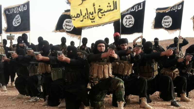 Терористите от „Ислямска държава“ изгориха четирима души живи и хвърлиха телата им в Ефрат  