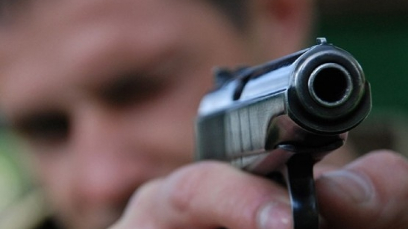 Маскиран с пистолет обра денонощен магазин в Пловдив