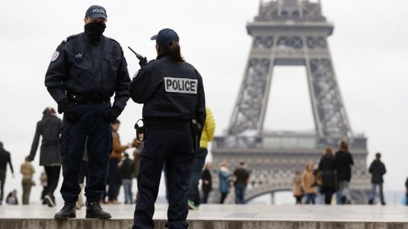 Във Франция предотвратиха Нова година, окъпана в кръв  