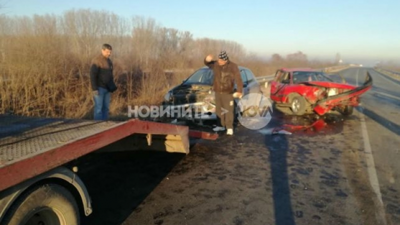 Шофьор без книжка предизвикал тежката катастрофа, която блокира пътя Раковски-Калековец (СНИМКИ)