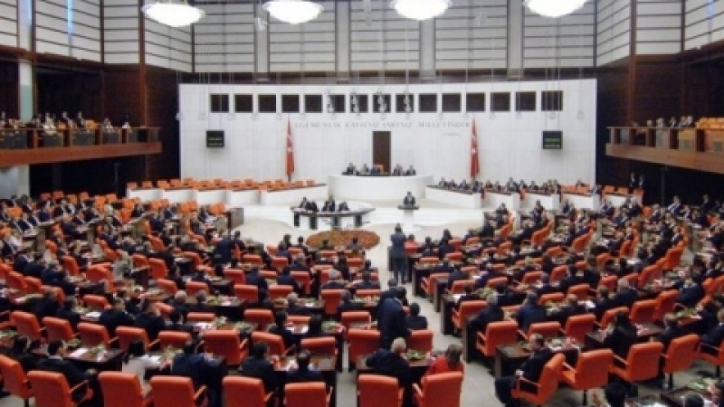 Турският парламент одобри удължаването на извънредното положение в страната