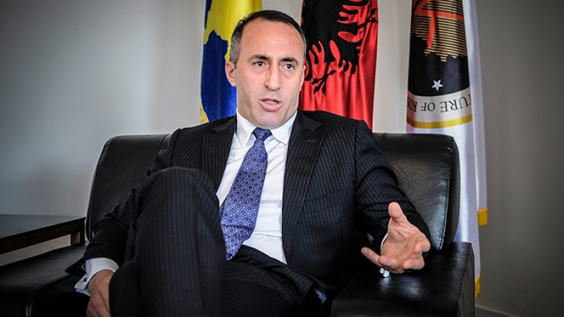 Косовският премиер хвърли оставка, отива на съд за военни престъпления срещу сърби
