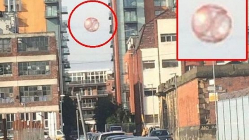 Полупрозрачно НЛО съобра очите на хората в Манчестър