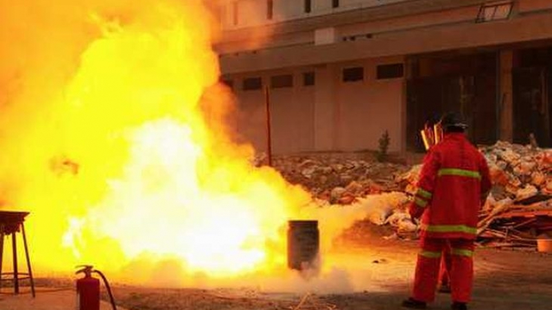 Зверска експлозия край гръцка телевизия (ВИДЕО)