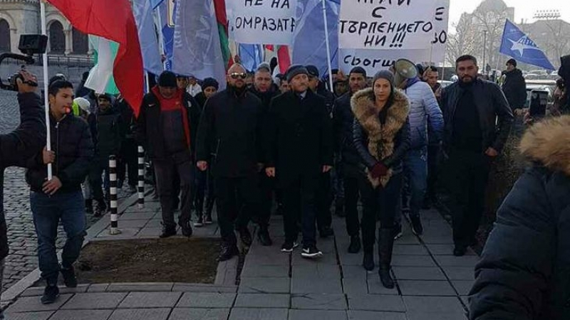 ДРОМ на протест пред сградата на ВМРО