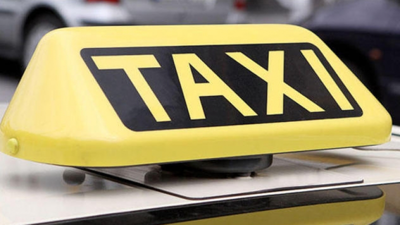 Таксиметровите фирми в Благоевград вдигнаха ръце заради снега, отказват да работят