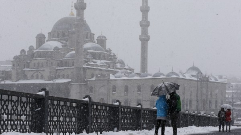 „Екстремно студена вълна“ в Централна и Западна Турция