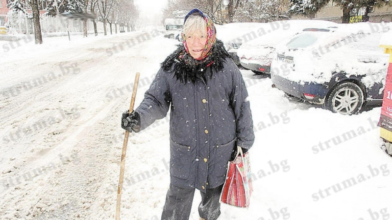 Баба Роска от Грамада: Зимата не ме плаши, днешните млади са кекави, само се оплакват!