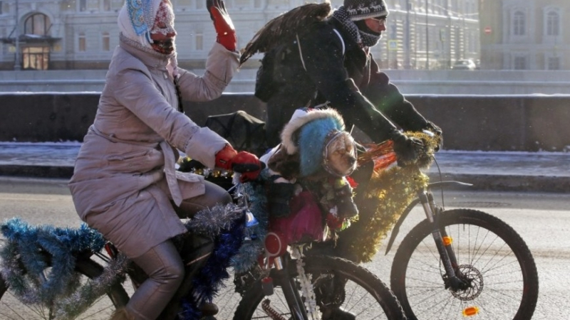 Над 500 смели руснаци подкараха колела при минус 30 градуса (СНИМКИ/ВИДЕО)