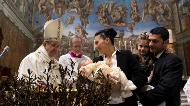 Папата: Майки, кърмете смело в църквата! (СНИМКИ/ВИДЕО)