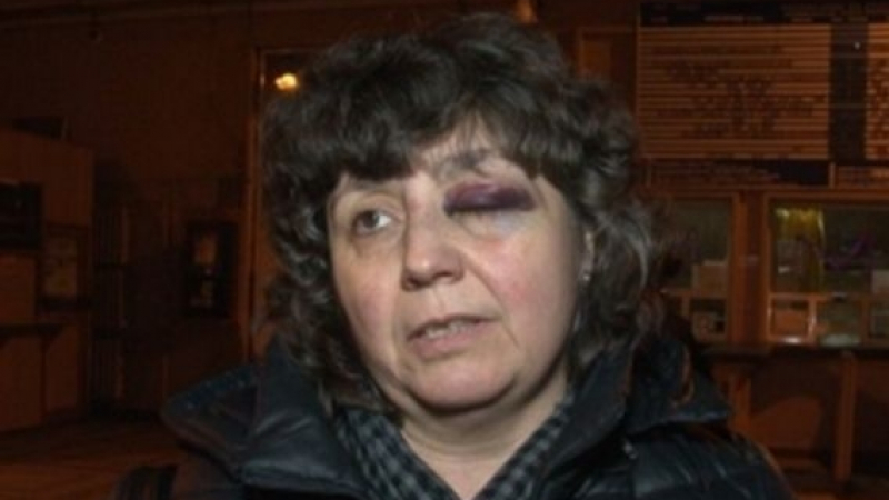 Жена е с мозъчно сътресение след удара на локомотив в Мездра, от БДЖ отричат да има пострадали