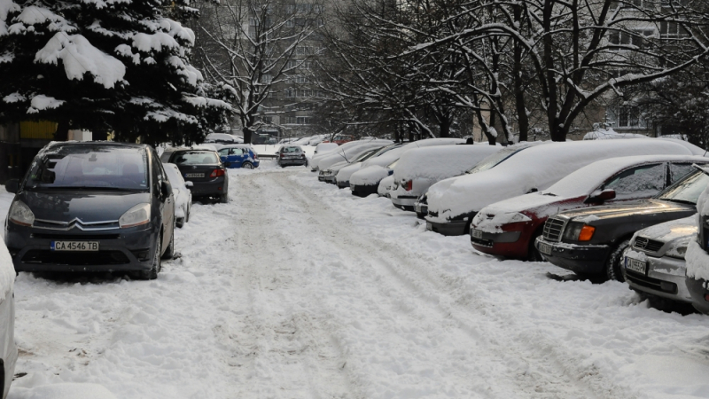 В София обработват улиците срещу заледяване