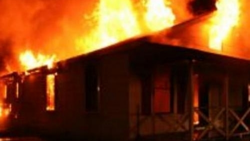 Голяма трагедия след взрив и огромен пожар във врачанско село