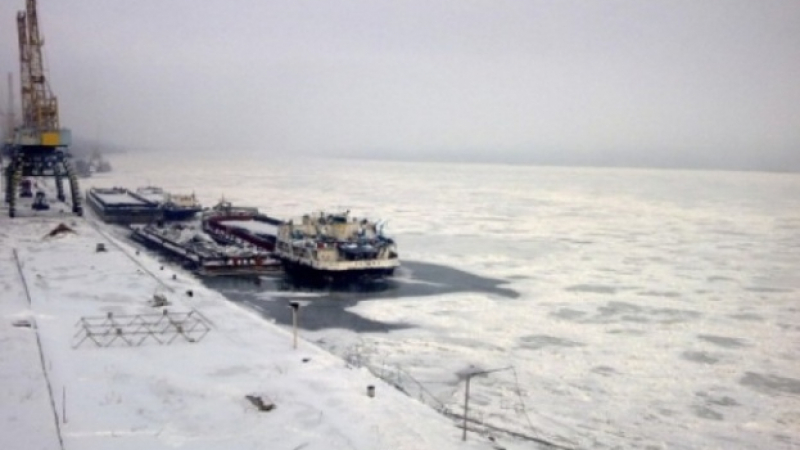 Дунав е скован от лед: 90% от водата край Силистра замръзна