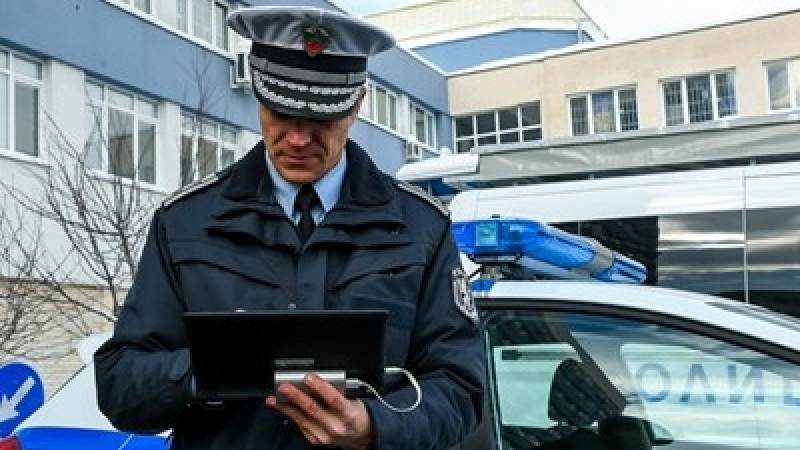 Чудесна новина за шофьорите: Махат синьото талонче и стикерите за Гражданска и технически преглед