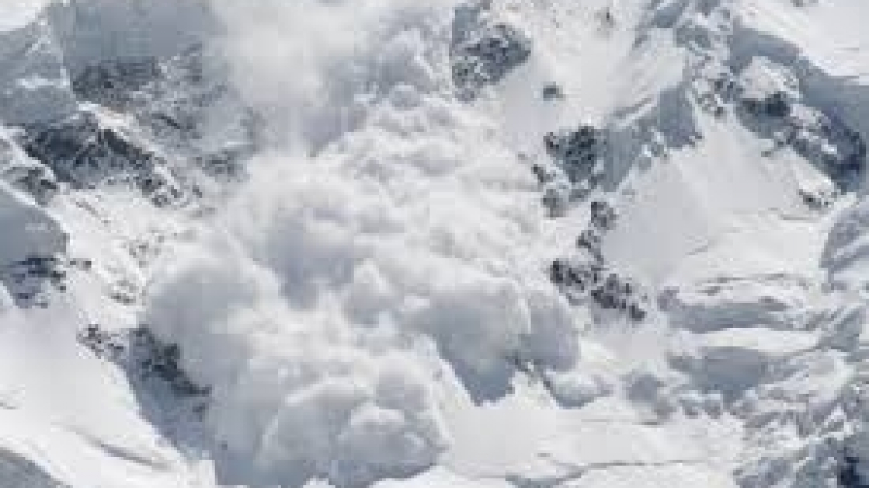 В планините обявиха четвърта степен за опасност от лавини