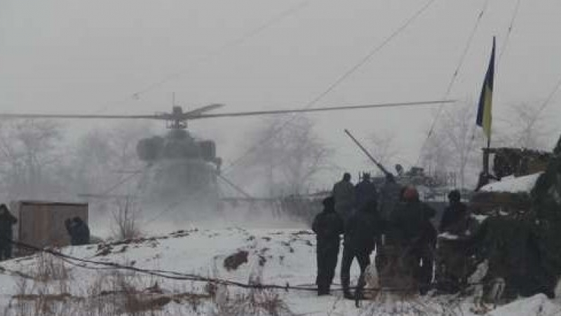 Украинските силоваци откриха огън по мирни жители по време на раздаване на хуманитарна помощ (ВИДЕО)