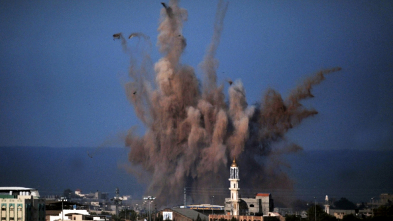 Израел започна бомбардировки по Ивицата Газа! Под прицел са палестинкси обекти