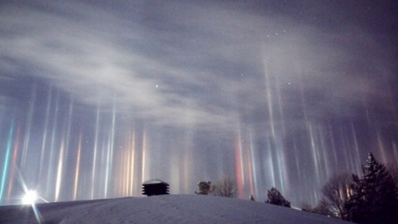 Фотограф засне изумителни кадри от нощното зимно небе (СНИМКИ/ВИДЕО)