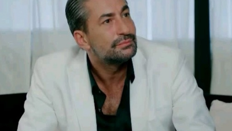 Известен турски актьор от култов сериал е приет по спешност в болница! Ето какво е състоянието му
