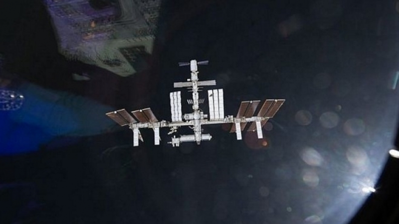 Руски специалисти предлагат "огледало" в космоса да осветява Земята нощем