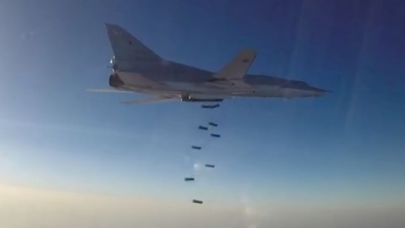 Шест руски Ту-22М3 удариха мощно терористите от ИД в Сирия (ВИДЕО)