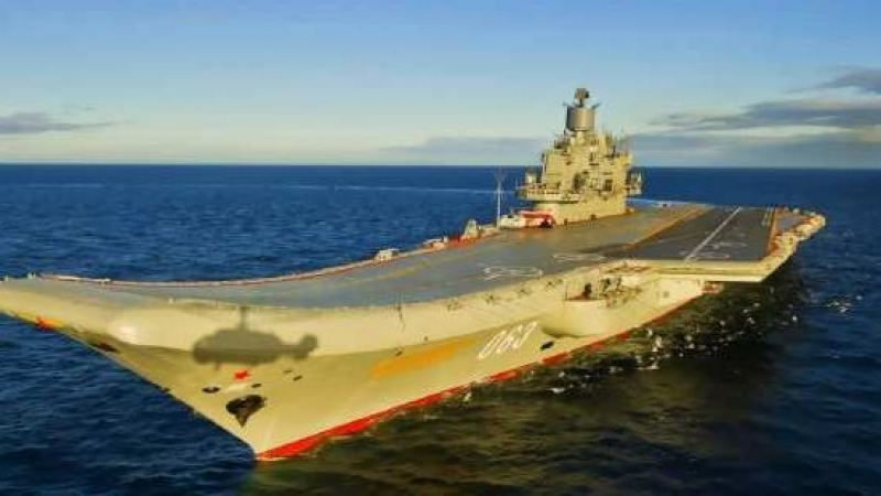Екшън в небето! Британски изтребители кръжат над „Адмирал Кузнецов” (ВИДЕО)