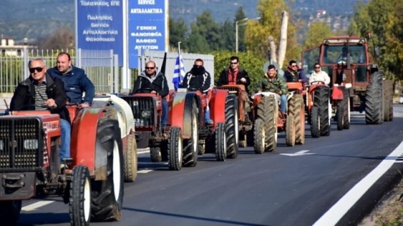 Наглостта на гръцките фермери расте! Опитват се да блокират две граници