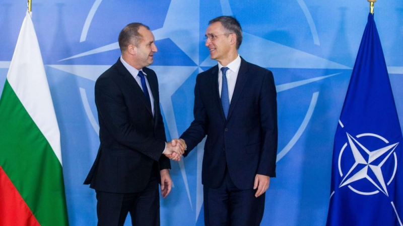 Президентът Радев се срещна с генералния секретар на НАТО (СНИМКИ)