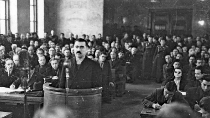 На 1 срещу 2 февруари 1945 г. заедно с княз Кирил убиват и 101 политици