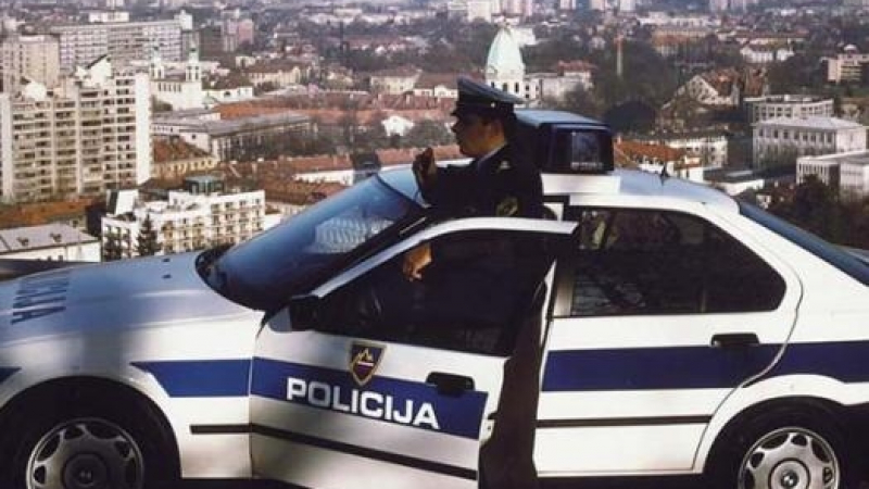 Словенската полиция арестува българин, опитал да прекара бежанци 